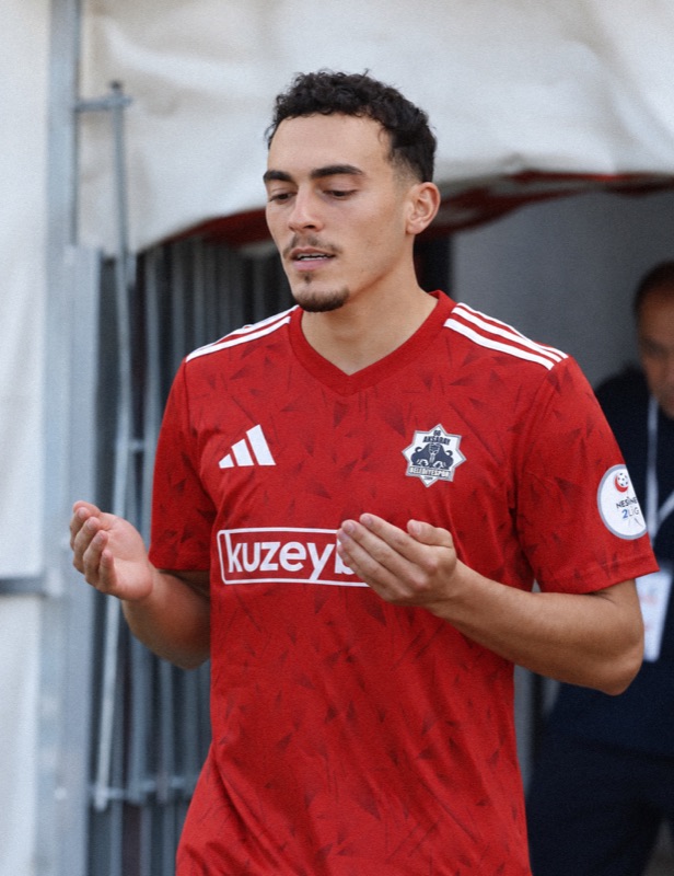Bahattin Karahan in the kit of 68 Aksarayspor